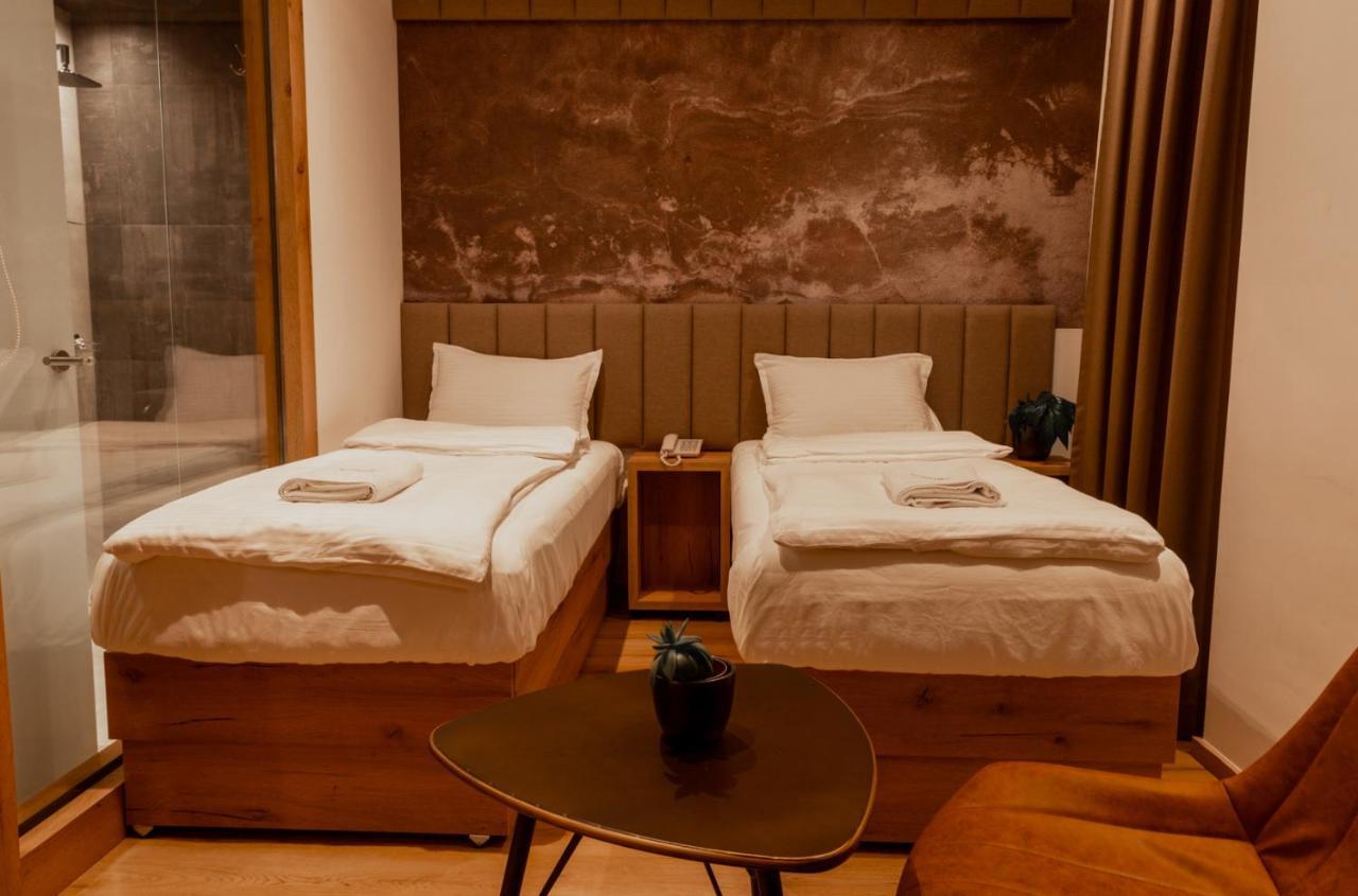 Roadside Hotel Lipjan Kültér fotó
