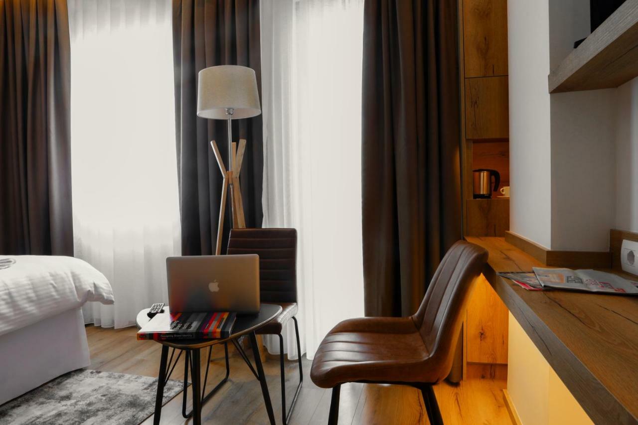 Roadside Hotel Lipjan Kültér fotó